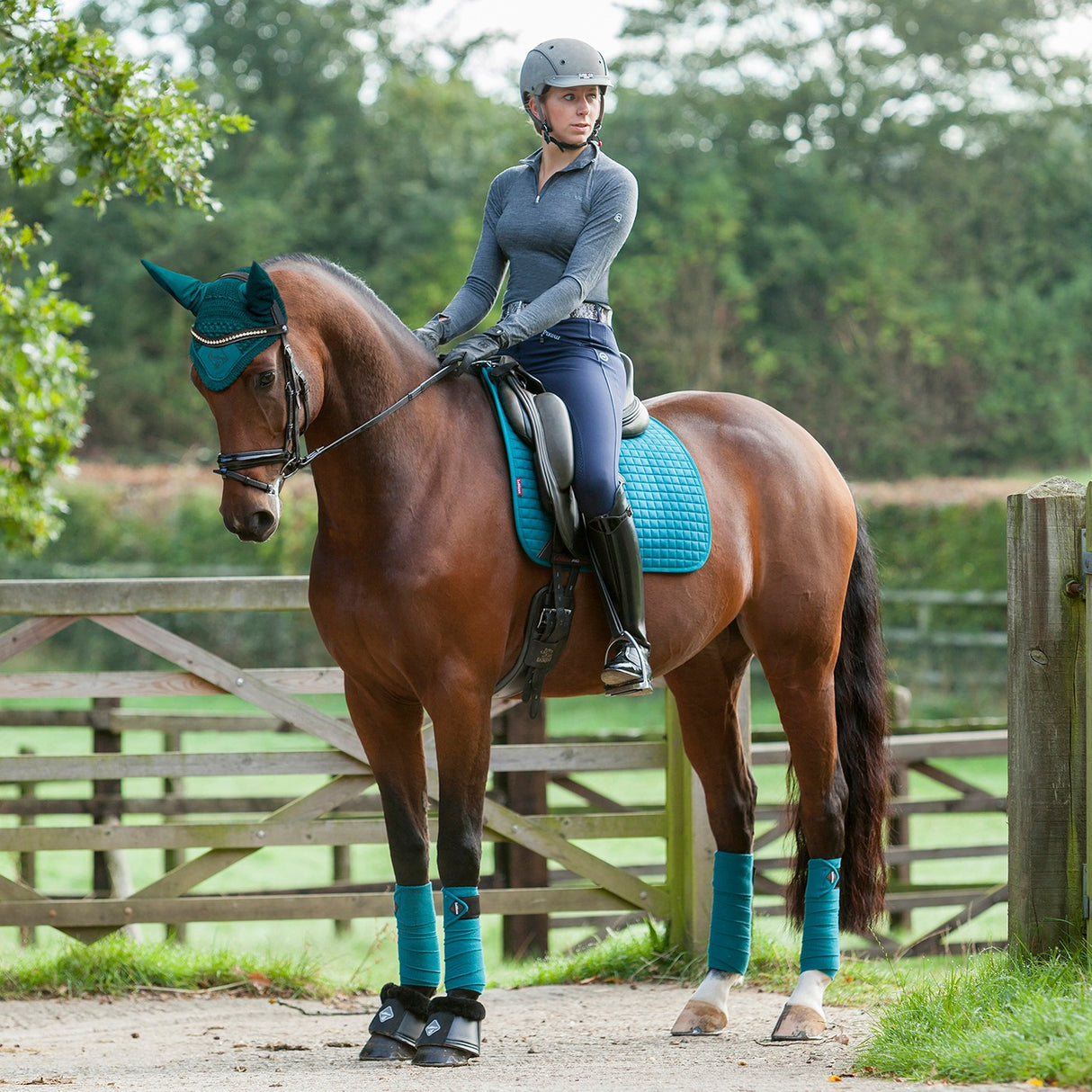 Coussin carré de dressage en daim LeMieux