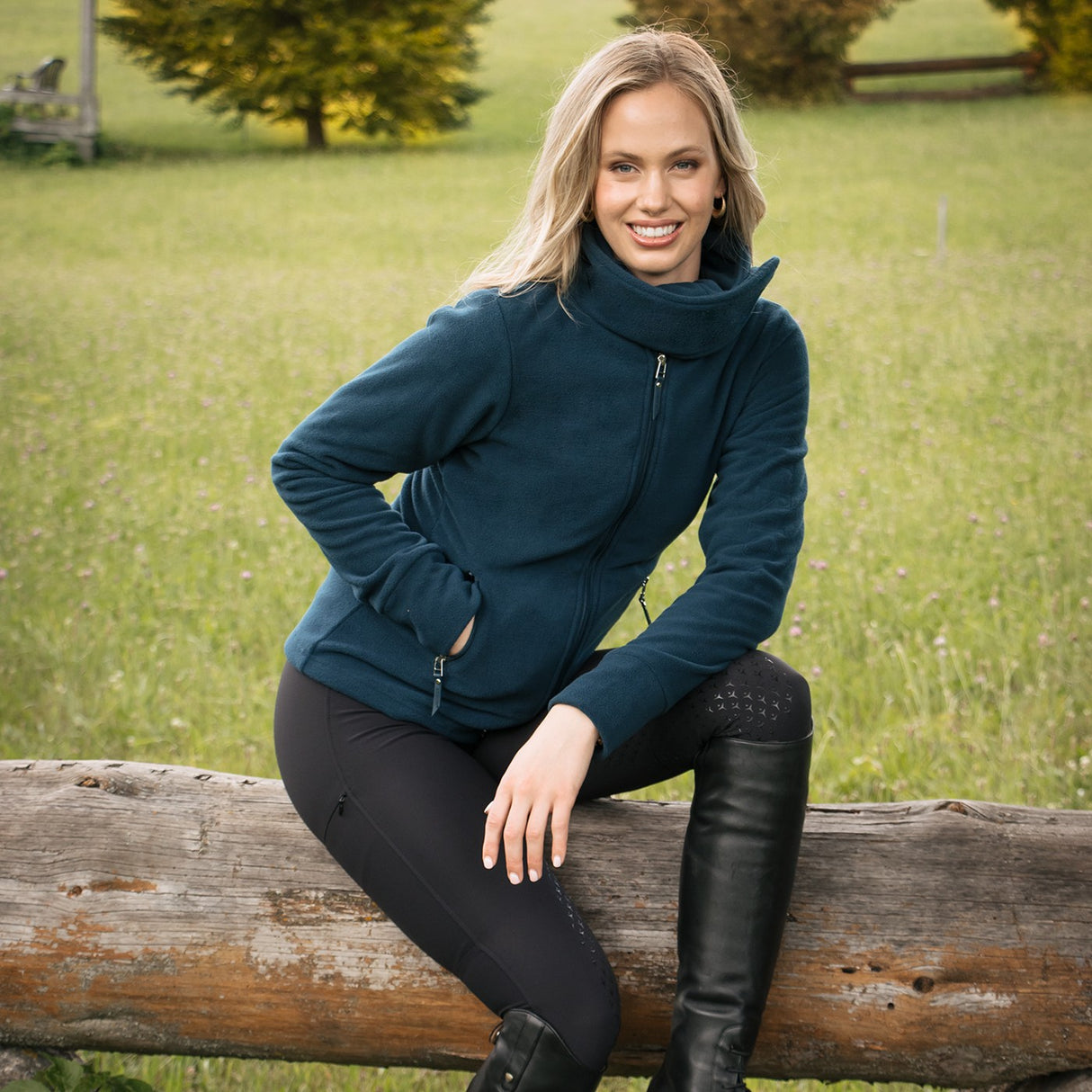 Aerion Edie Fleece Sweater