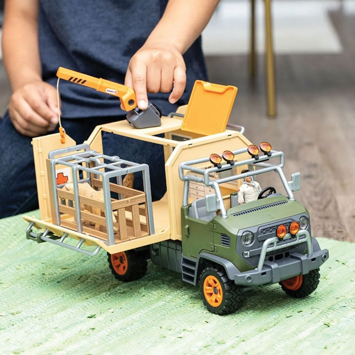 Schleich Wild Life Big Truck Animal Rescue