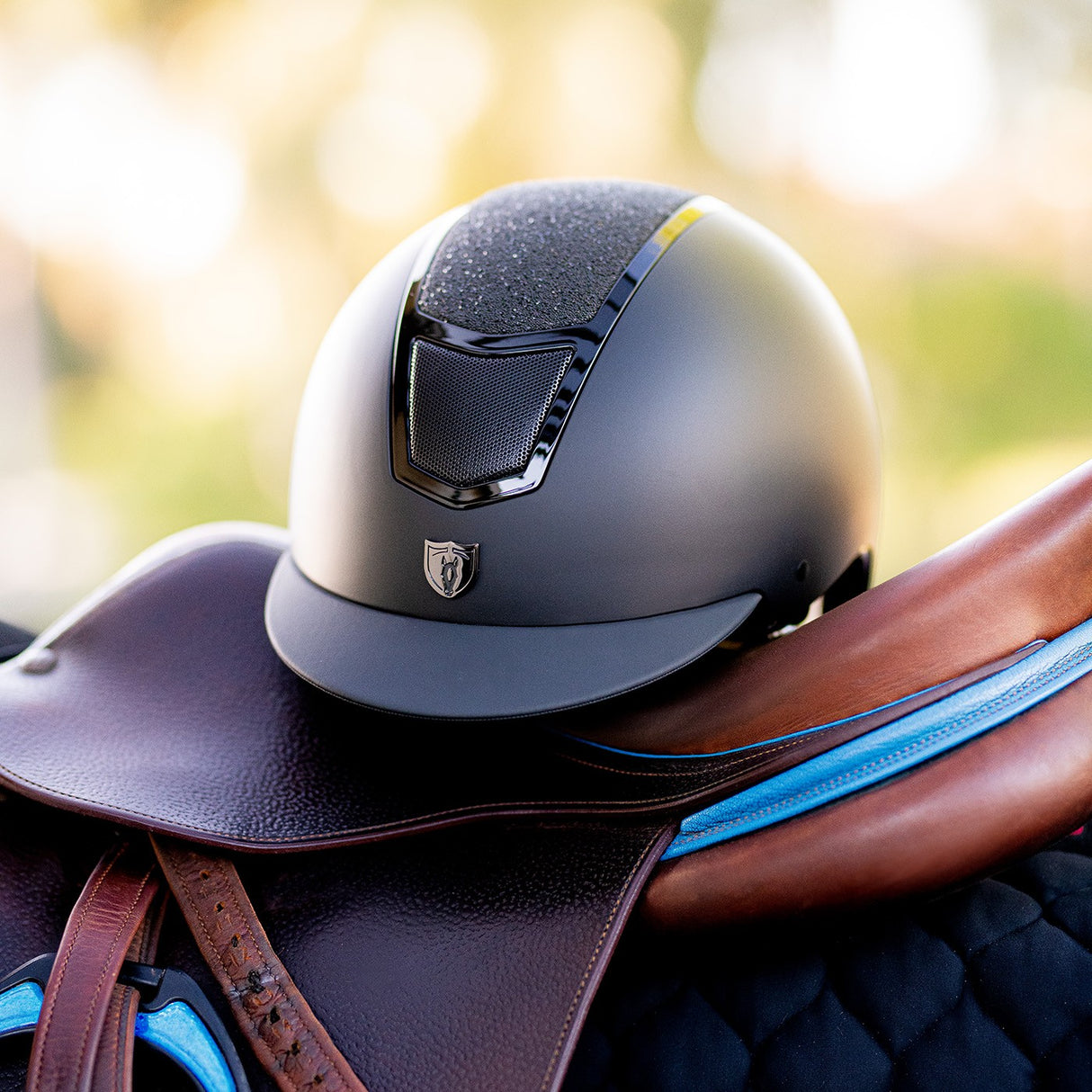 Tipperary Devon Traditional Brim MIPS Helmet - Sparkle Black