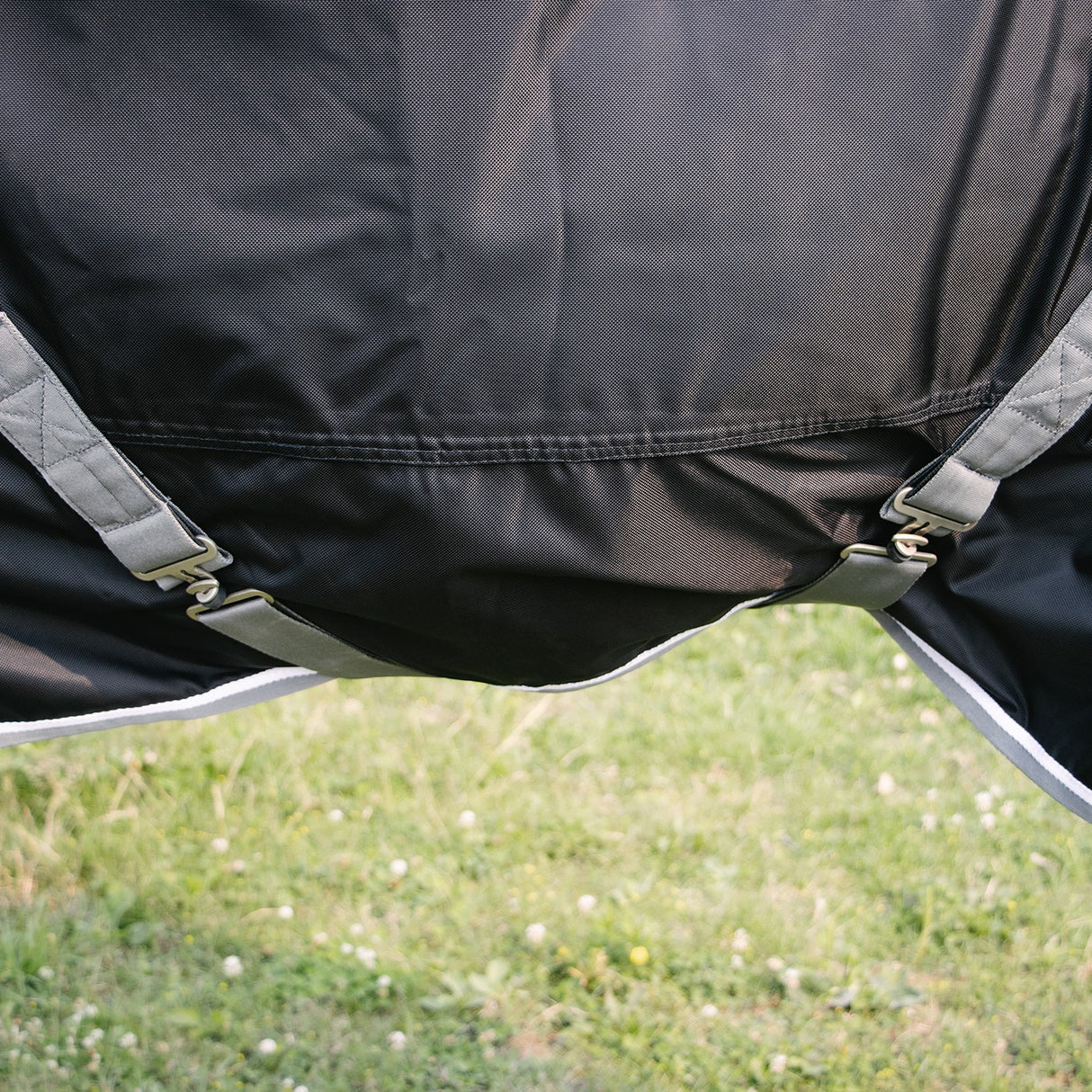 Shedrow Insulated Comfort Neck Rainsheet 100 g
